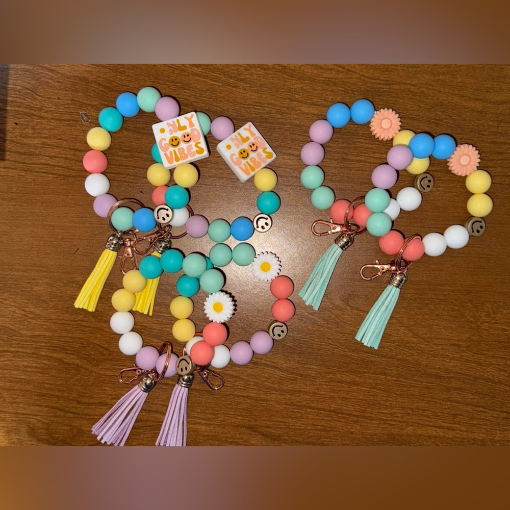 Keychain wristlets